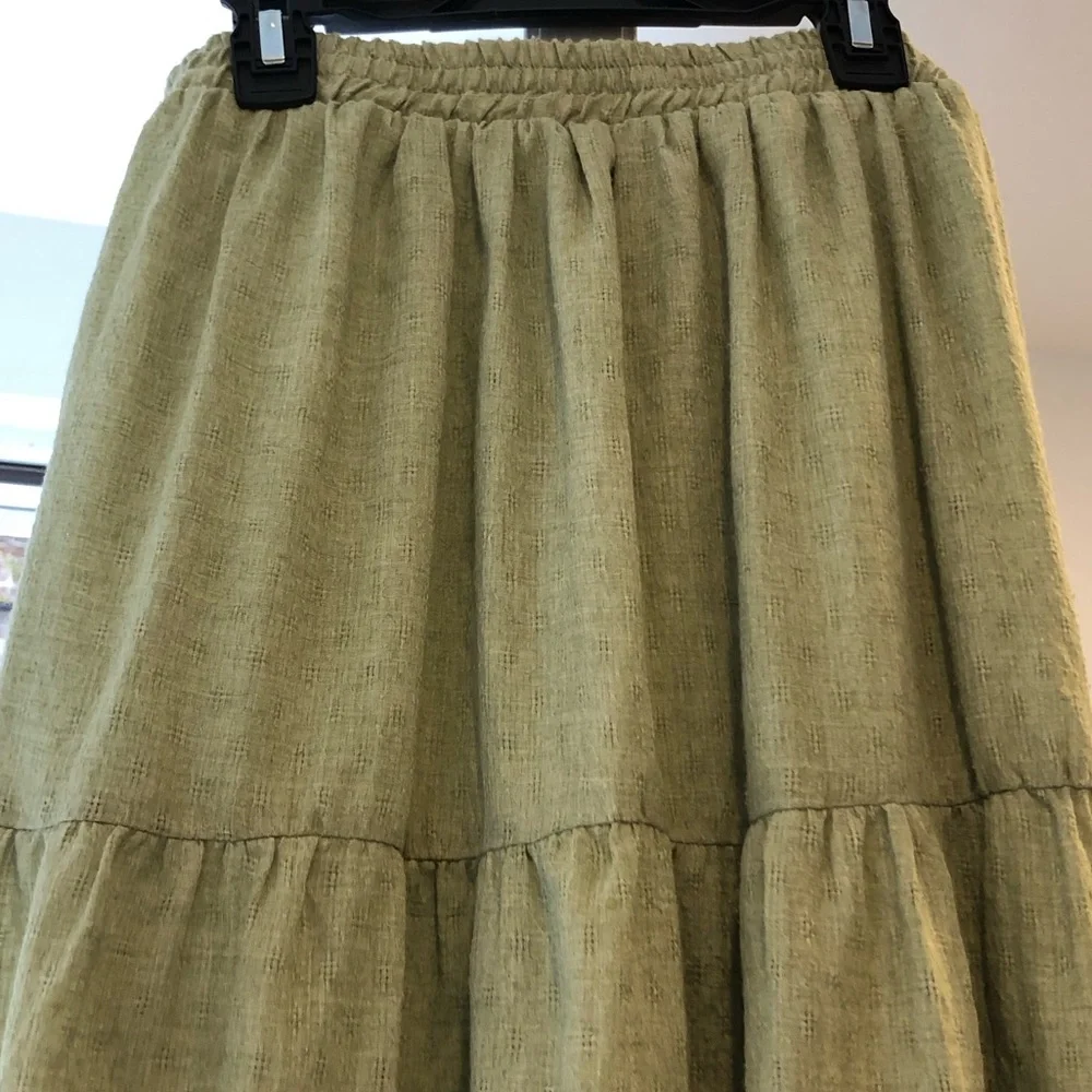 n|t Large floor length flown skirt, light green - Picture 2 of 4